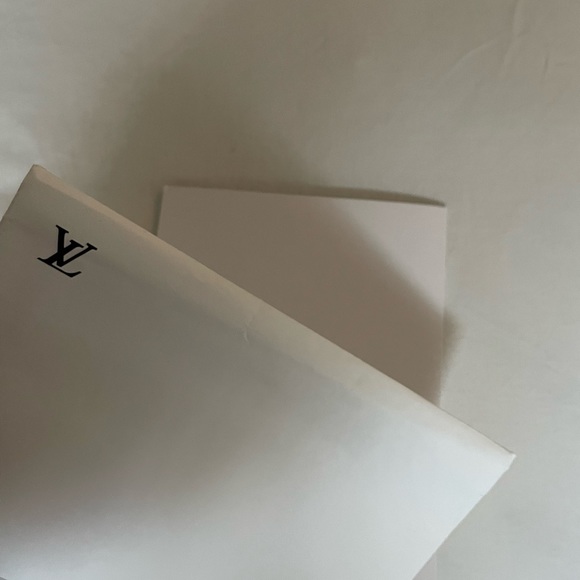 LV gift card authentic - Picture 6 of 7